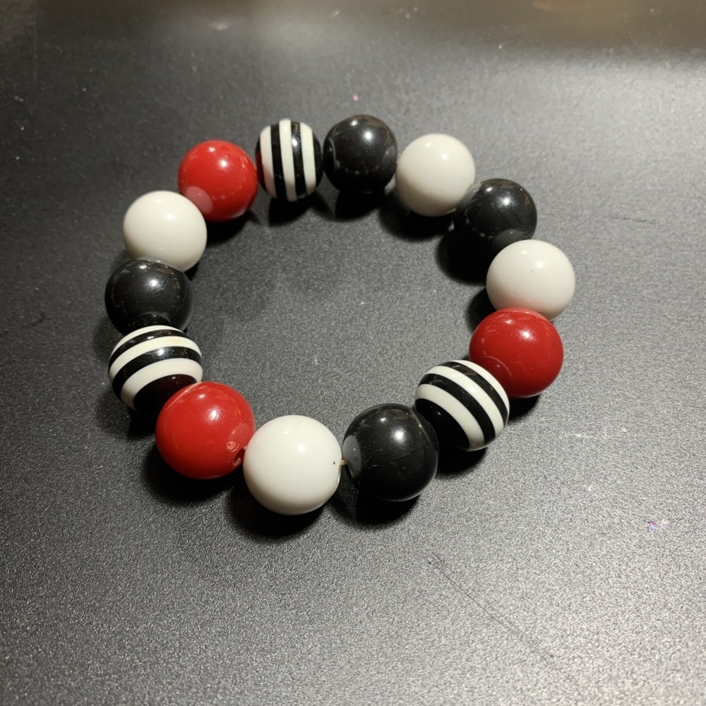 Faux, Costume, Estate Jewelry, Beaded Single Strand Stretch Santa Bracelet 5-7"